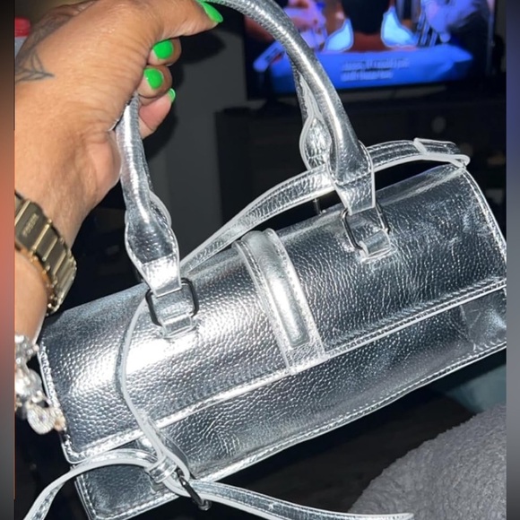 Baguette silver Y2K style crossbody loaf shaped bag super cute - Picture 6 of 6